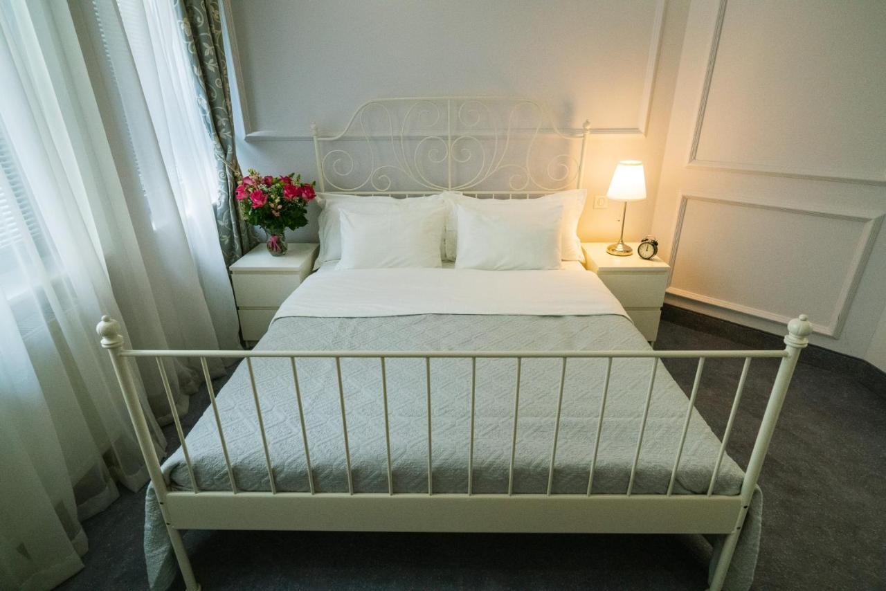 Almandine Aparthotel Praag